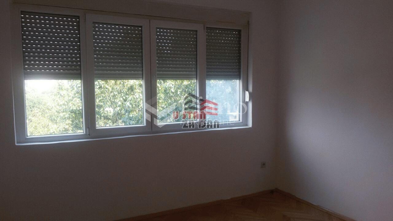 Jednosoban nenamješten stan Preko Morače